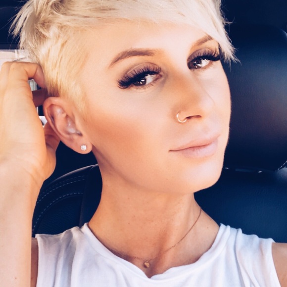 Meet your Posher, Bree - Picture 5 of 8